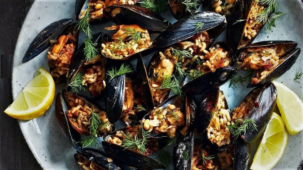 Midye Dolma (Stuffed Mussels)