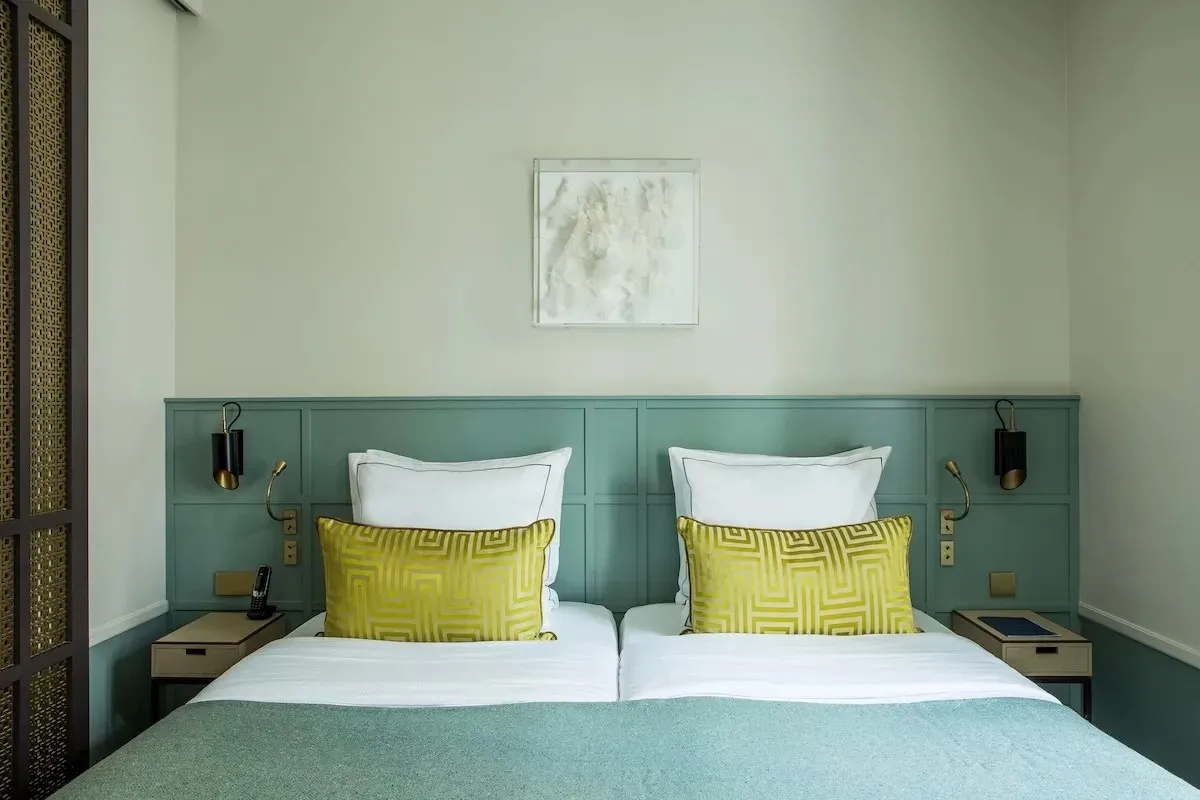 HOTAMISEPAR_Room with Premium Bedding