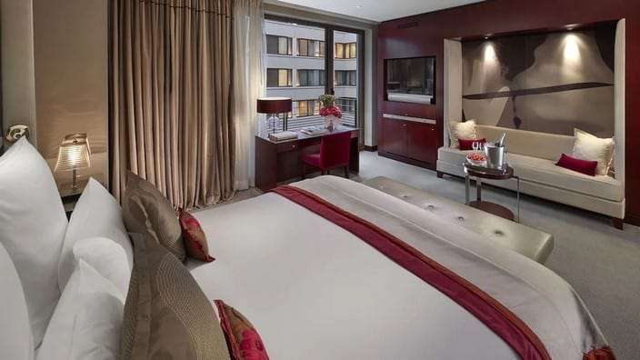 5-star international chain hotel in Central Paris - Mandarin Oriental Hotel - 8th Arrondissement - Paris