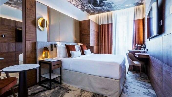 Luxury international hotel chain - Intercontinental Hotel Champs-Elysées Etoile - 8th Arrondissement